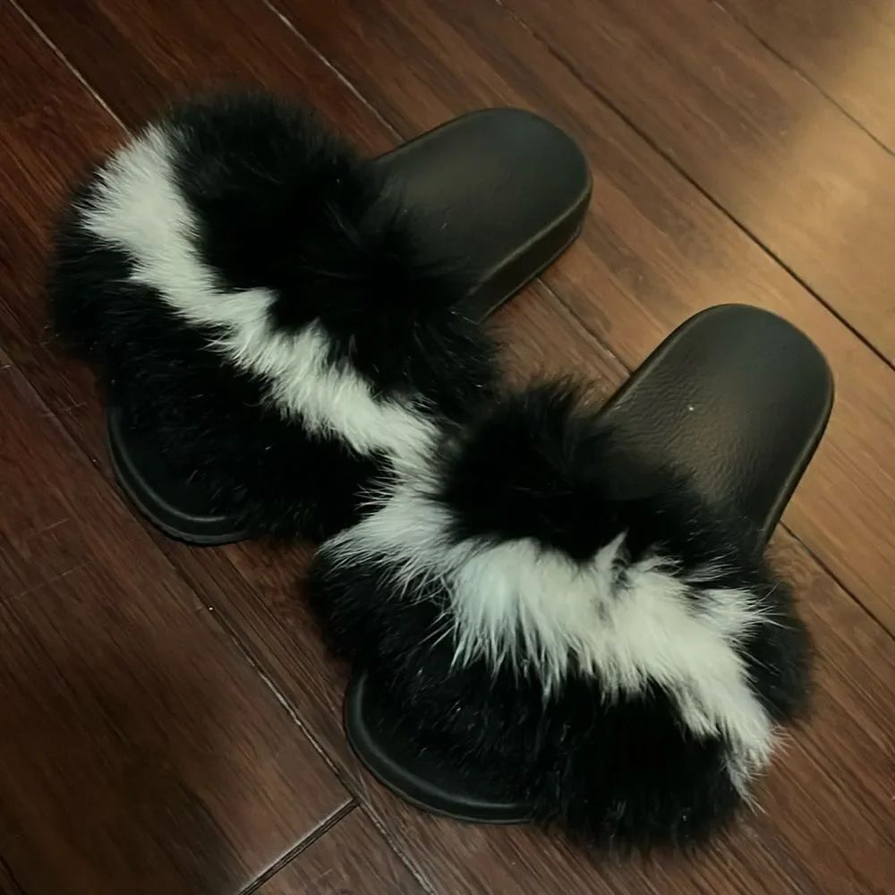 Black & White Fur Slides - Size 6.5 Womens Sandal - Rabbit Fur - Like New
